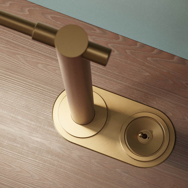 Juniper THIN Shared Task Lamp Detail HR Blue Wall_4332e30b 4ff6 4e29 9511 0ab59b0f0f9b.jpg 